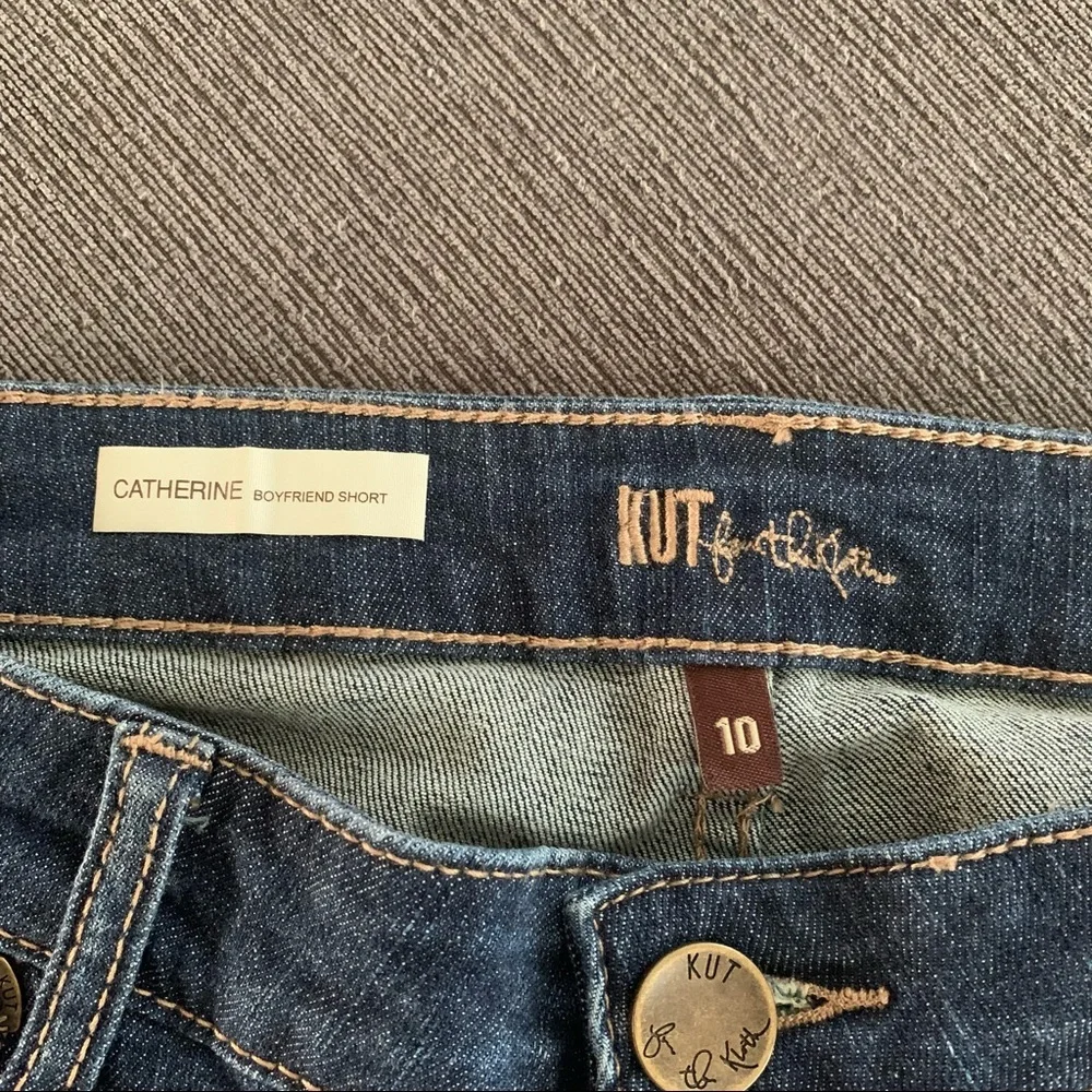 NWOT KUT FROM THE KLOTH Catherine Shorts Size 10